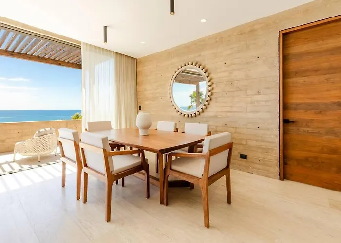 Stunning Oceanview Apartment
